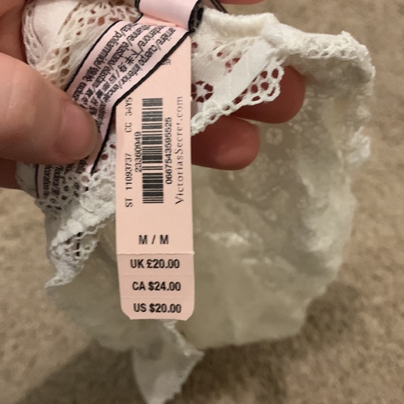 Brand new Victoria’s Secret bralette - Picture 3 of 7